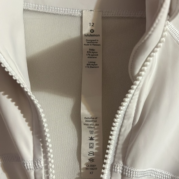 Lululemon jacket - Picture 4 of 5